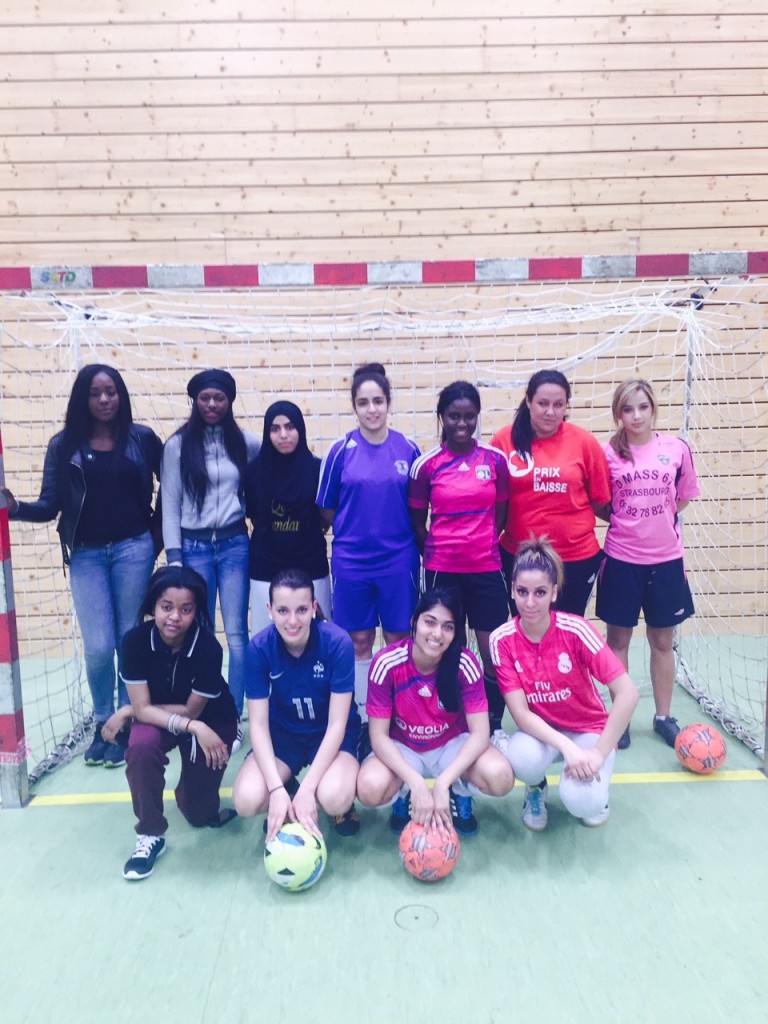Equipe féminine de football Hautepierre - juin 2015 (1)
